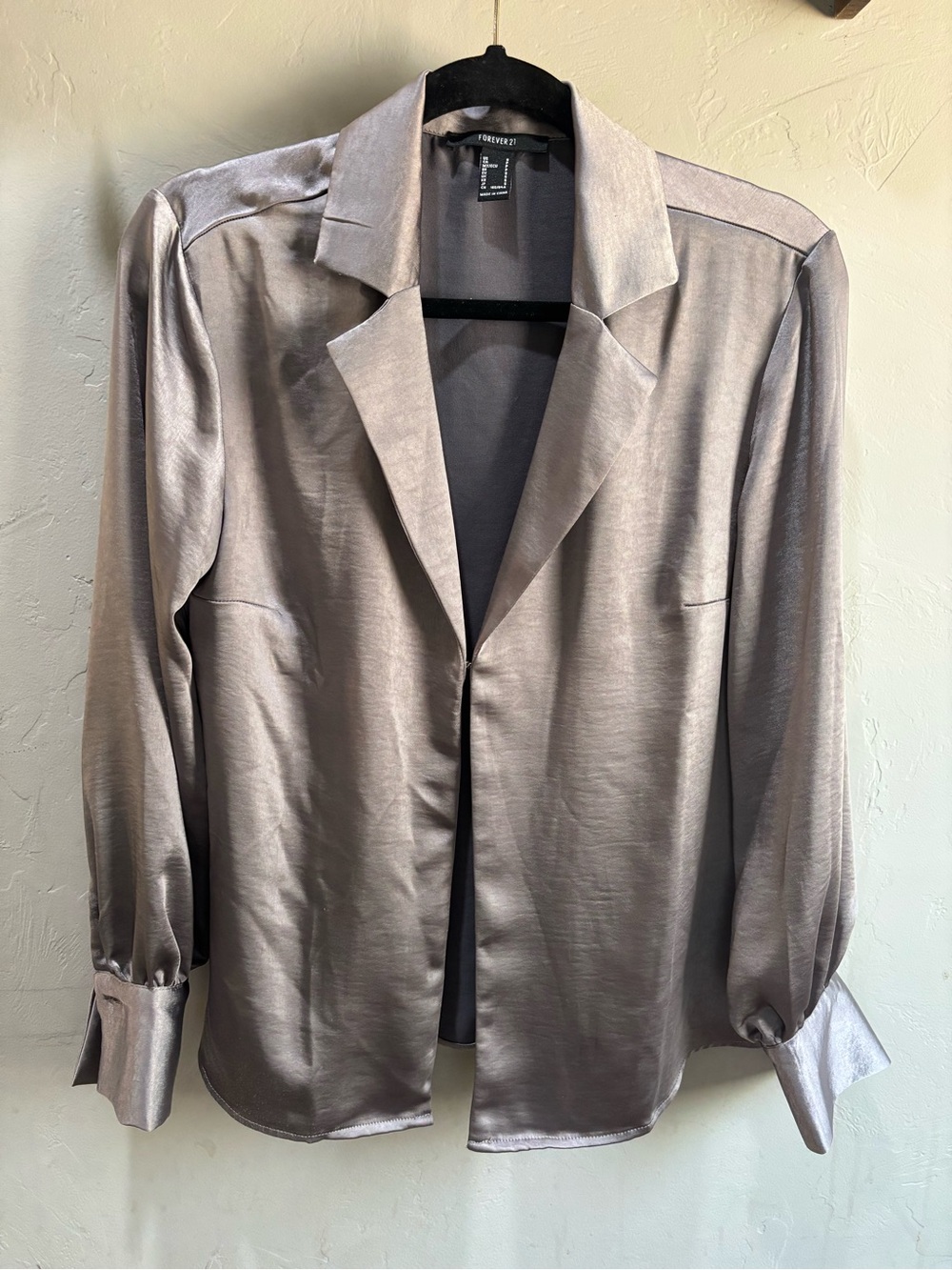 Forever 21 Satin-Feel Open Front Blouse in Gray